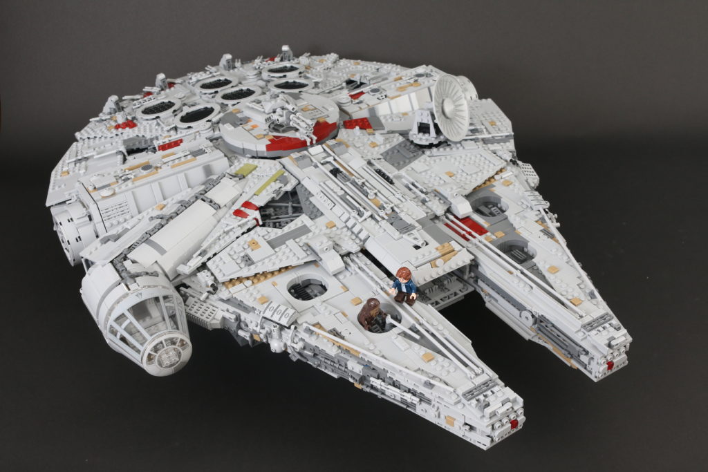 LEGO Star Wars 75192 UCS Ultimate Collectors Series Millennium Falcon review 8