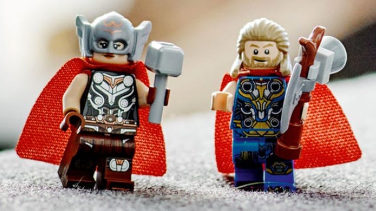 LEGO Marvel Avengers magazine brings in a mighty gift for Thor fans