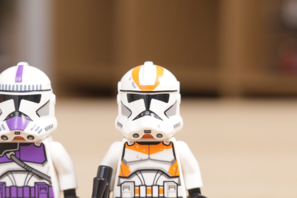 LEGO Star Wars 75337 AT TE Walker 212th 501st Ahsoka 187th Legion Clone Trooper comparison 5 1024x683