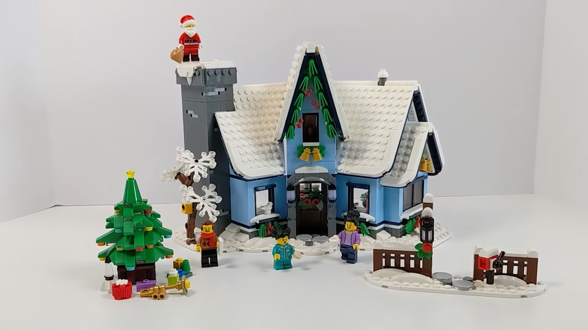 First reviews of LEGO Winter Village Collection 10293 Santa’s Visit arrive online