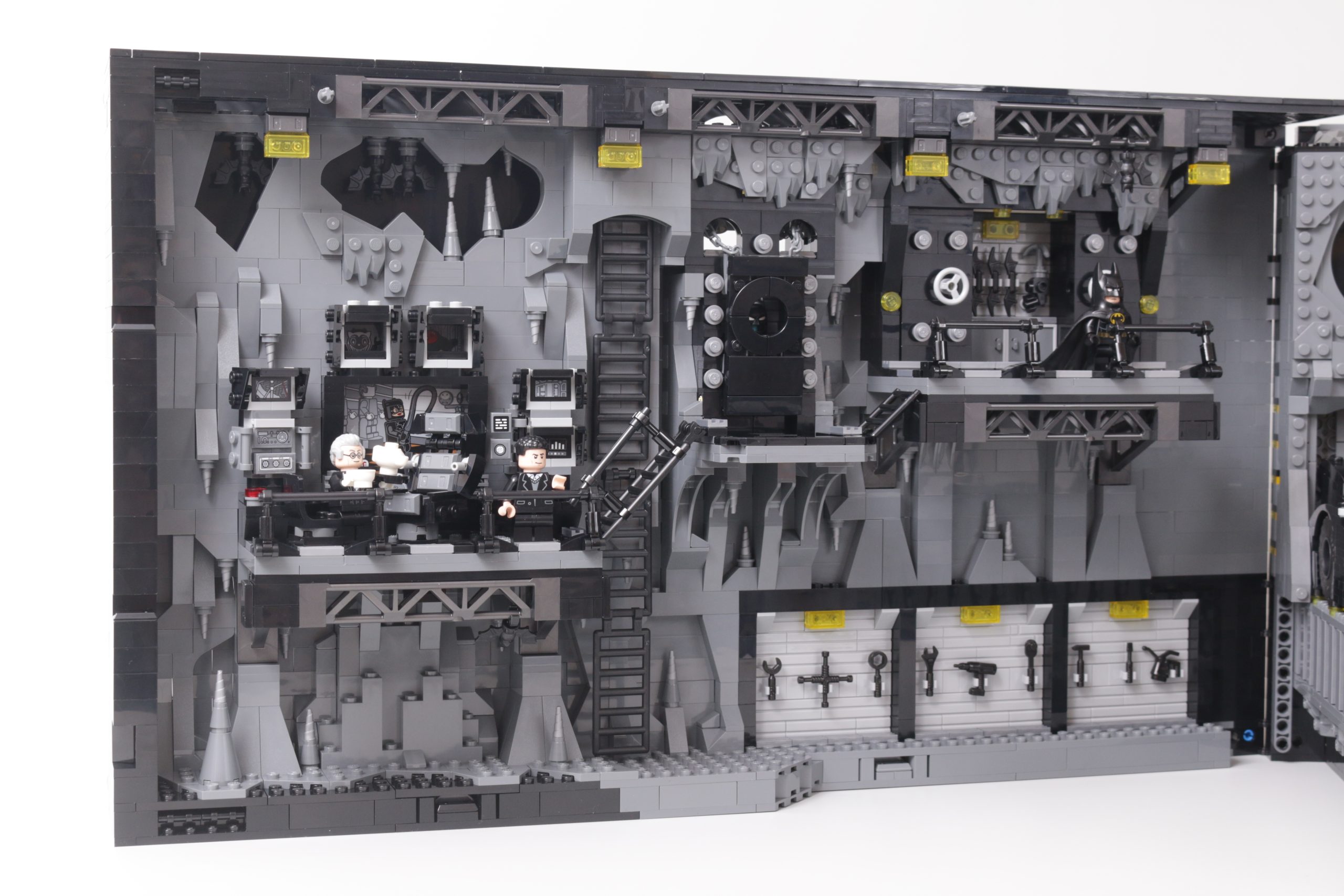 LEGO Batman 76252 Batcave – Shadow Box review 12 scaled