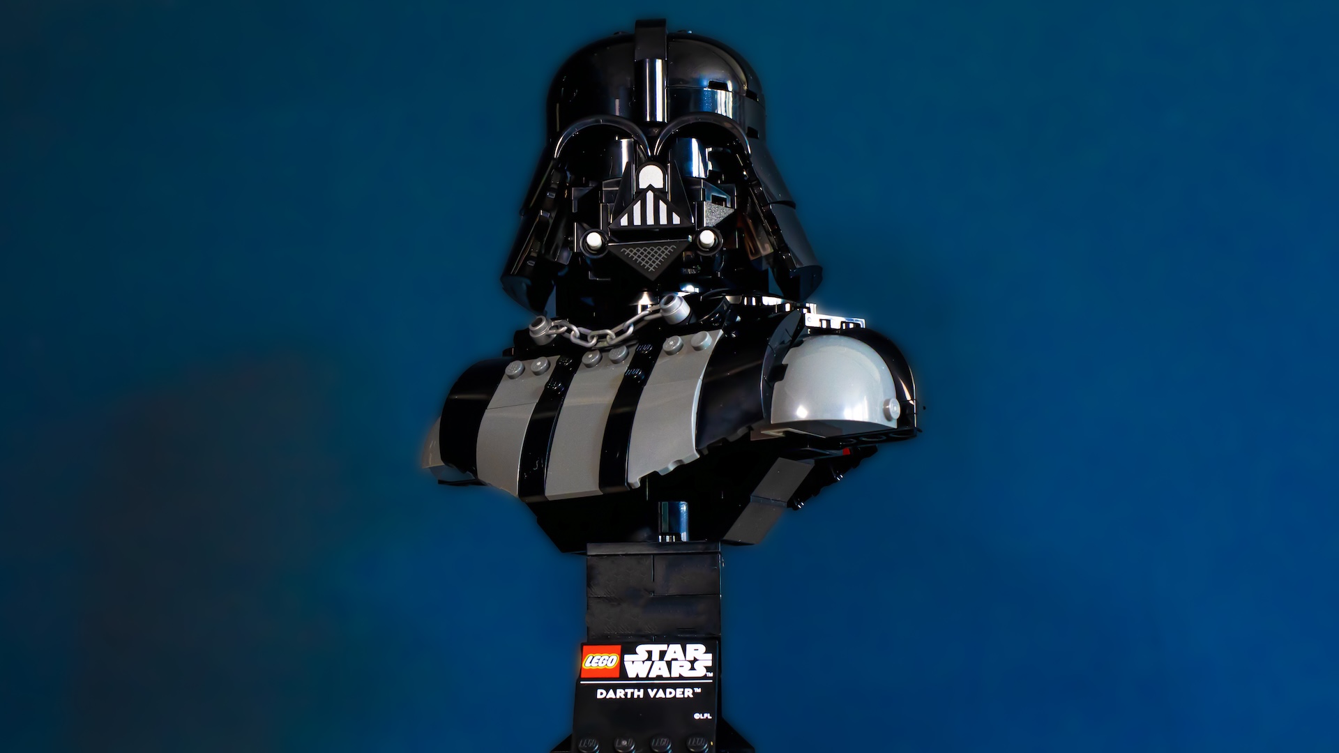 LEGO Star Wars 75439 Darth Vader and 75438 Yoda 35